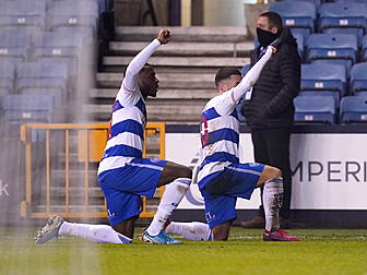 WATCH: QPR players take knee a...